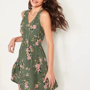 Old Navy Green Floral Midi Dress